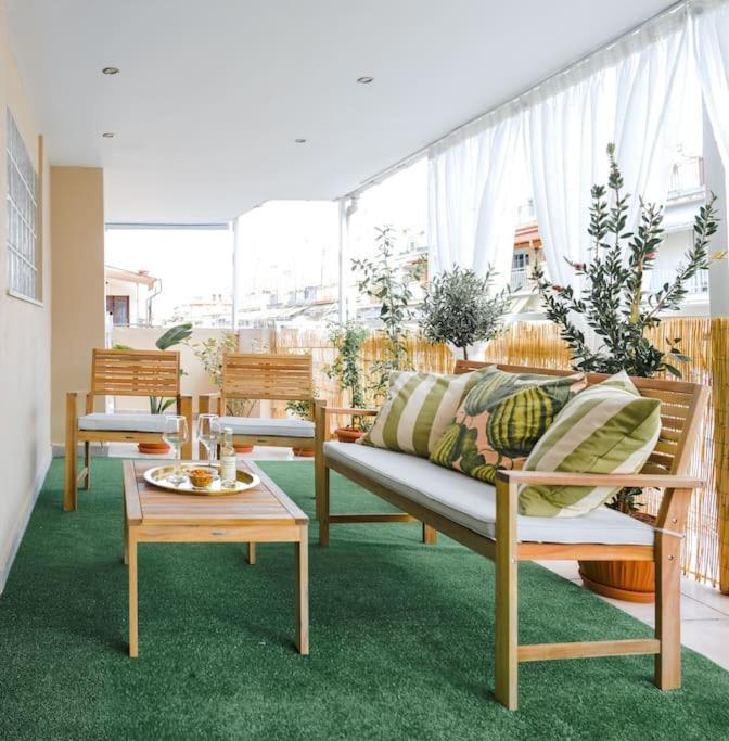 Flowery Penthouse In City Centre Of Tesalónica Exterior foto