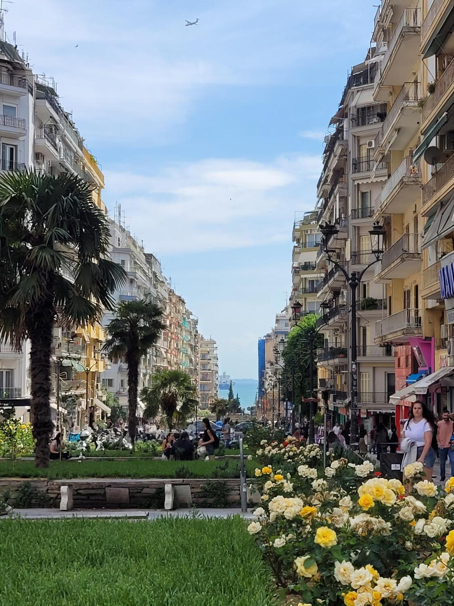 Flowery Penthouse In City Centre Of Tesalónica Exterior foto